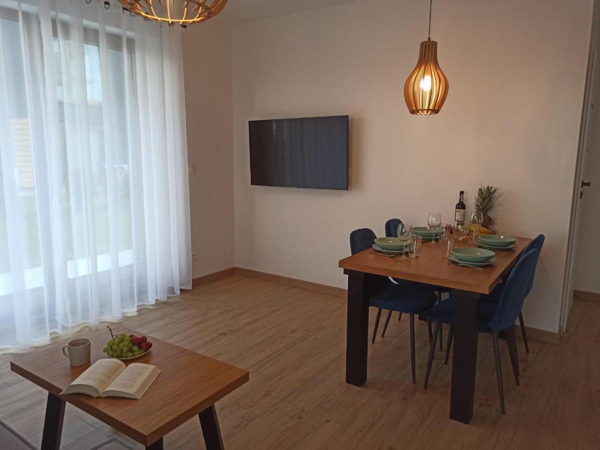 Apartamenty Rodzinne Deluxe, Suite W Budynku Baltin Сърбиново Екстериор снимка