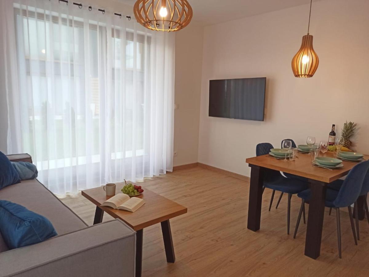 Apartamenty Rodzinne Deluxe, Suite W Budynku Baltin Сърбиново Екстериор снимка