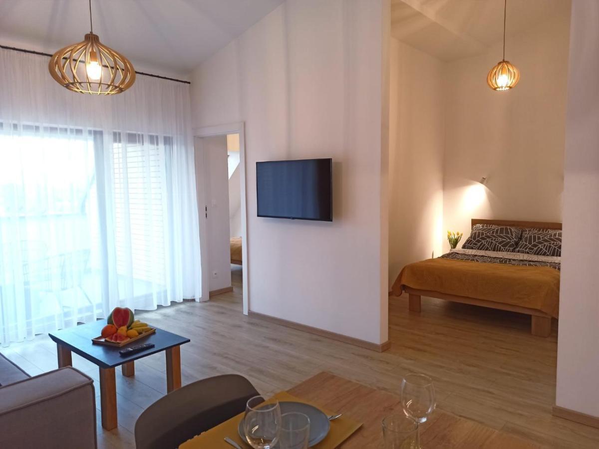 Apartamenty Rodzinne Deluxe, Suite W Budynku Baltin Сърбиново Екстериор снимка